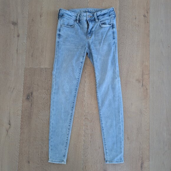 American Eagle Outfitters Denim - American Eagle Light Wash Jegging – Size 4